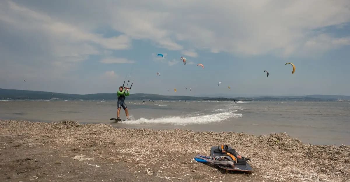 Les équipements essentiels pour pratiquer le kitesurf