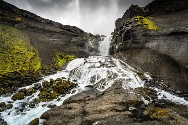 Comment choisir l'équipement idéal pour débuter en canyoning